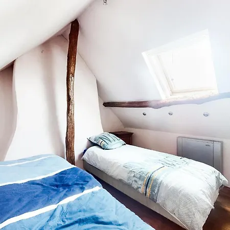 Holiday home 4 Bedroom Pet Friendly In Carlucet