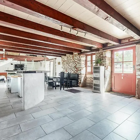 Дом отдыха 4 Bedroom Pet Friendly In *